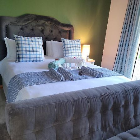 Ayana Bnb Bed & Breakfast Bloemfontein Bagian luar foto