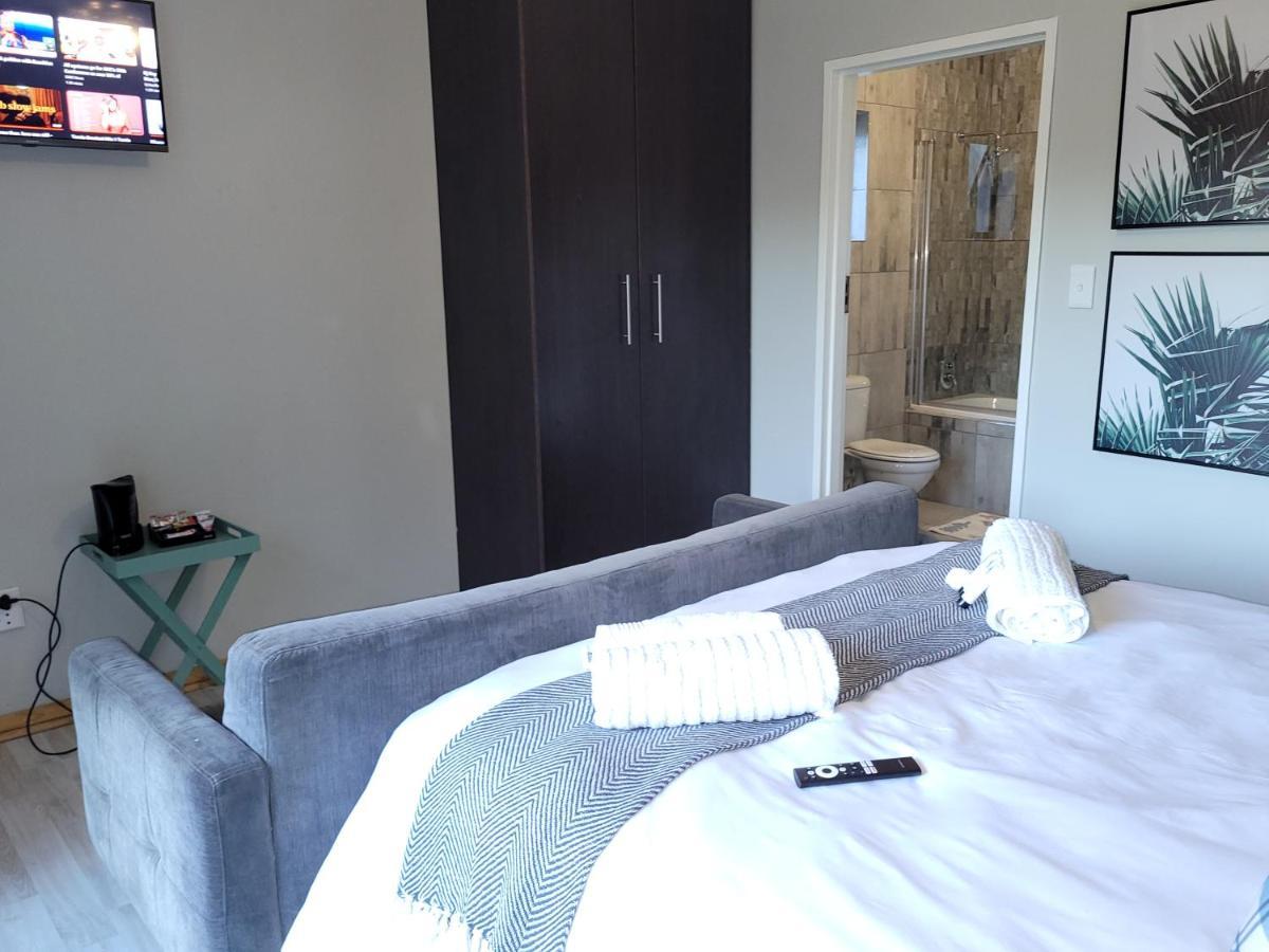 Ayana Bnb Bed & Breakfast Bloemfontein Bagian luar foto