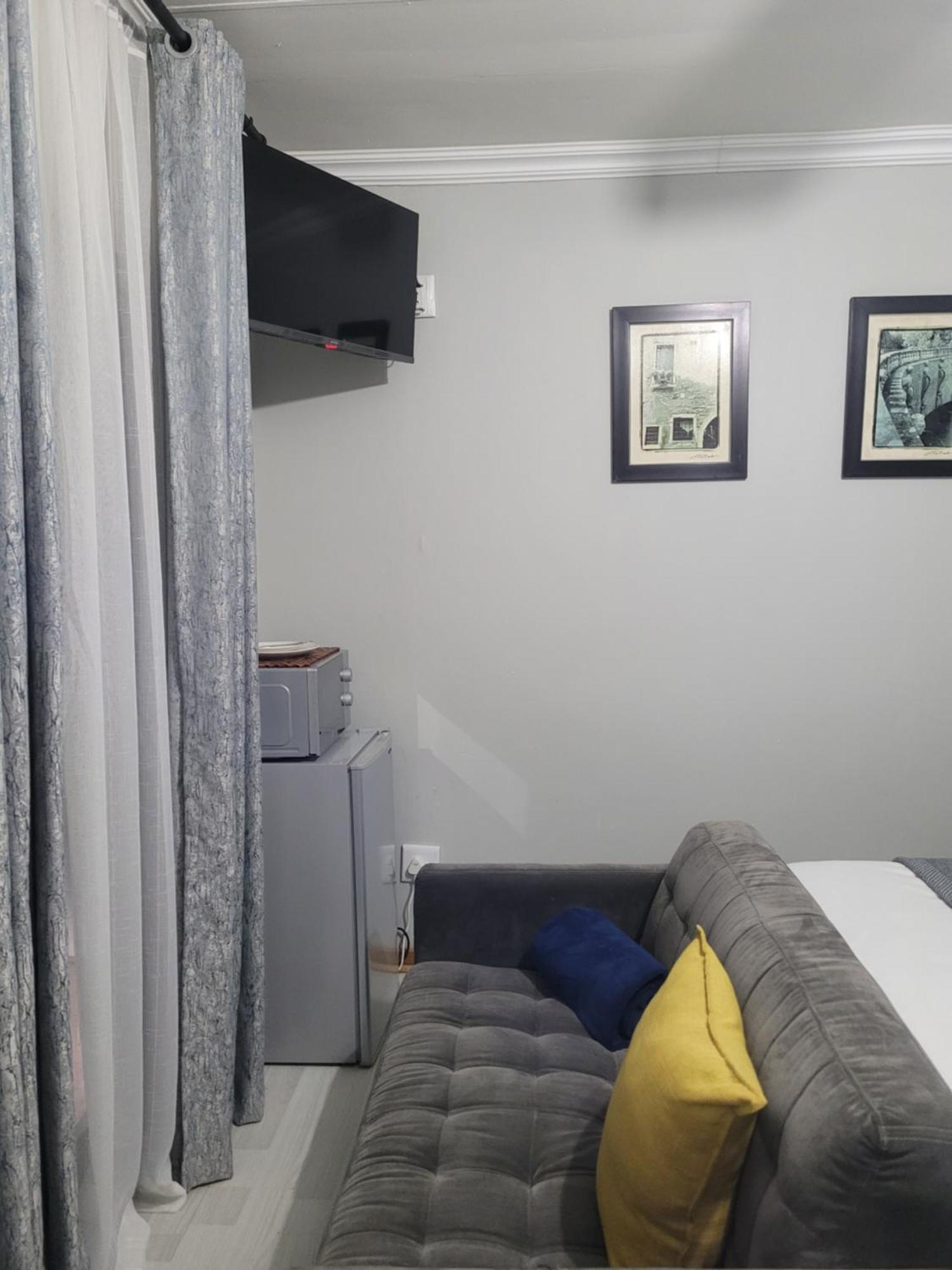 Ayana Bnb Bed & Breakfast Bloemfontein Bagian luar foto